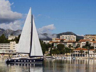 Salpa su una barca a vela di lusso da Cartagena