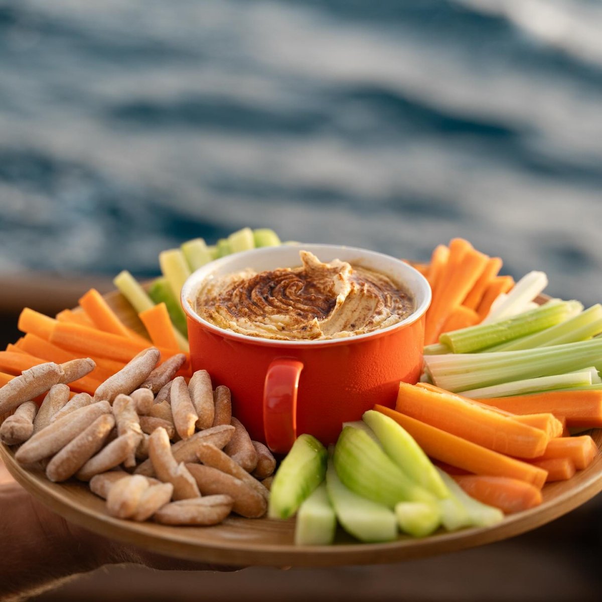 Scopri Palma da un'imbarcazione a vela al tramonto