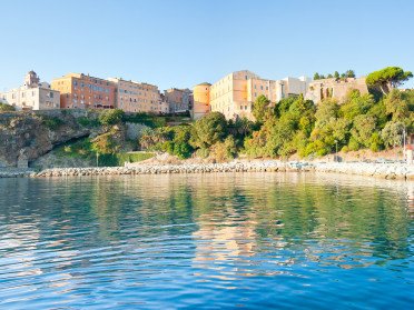 sailing-in-north-corsica