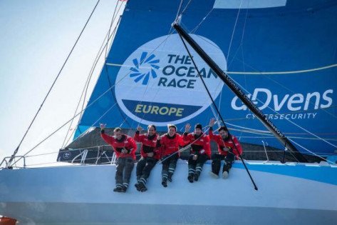 Salida en velero por Alicante para ver la Ocean Race