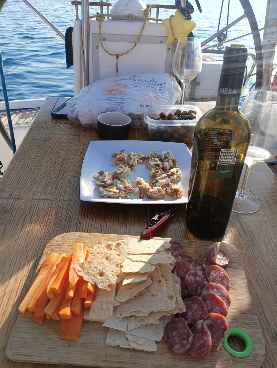 Navigare in acque cristalline