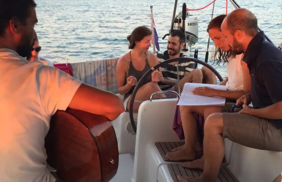 Descubre Sardenya desde un velero