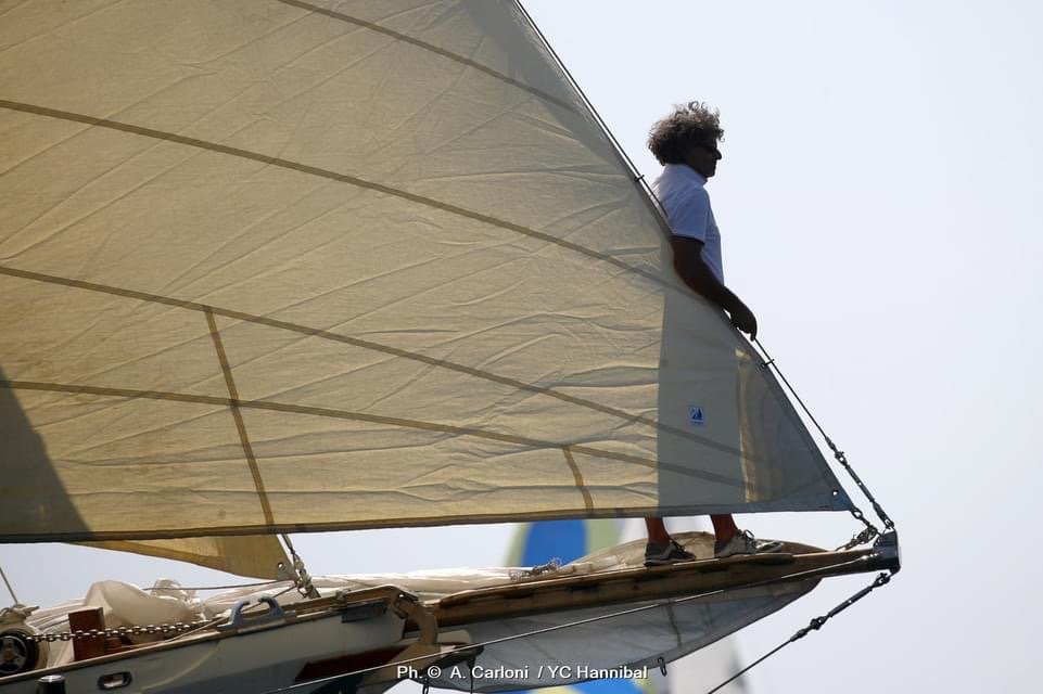 AB yachts - 10 personas