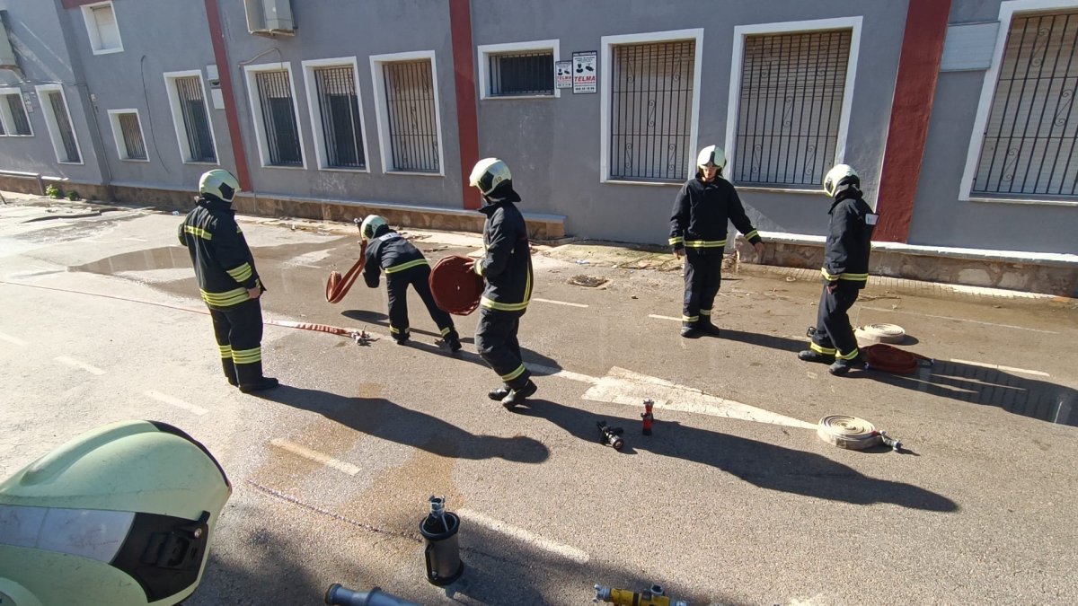 Refresher course for basic maritime safety training in Alicante
