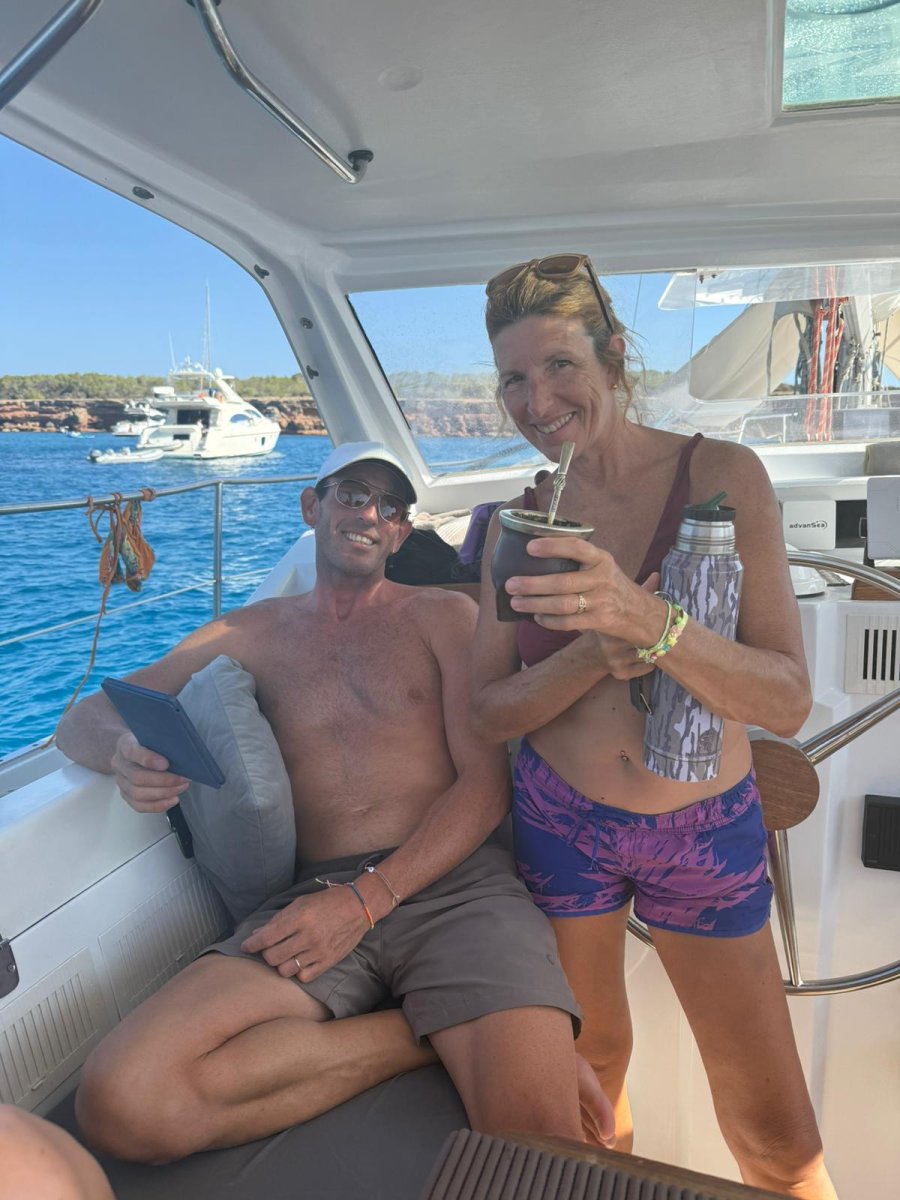 Barco de lujo en el Mediterráneo | Navegación y comodidad