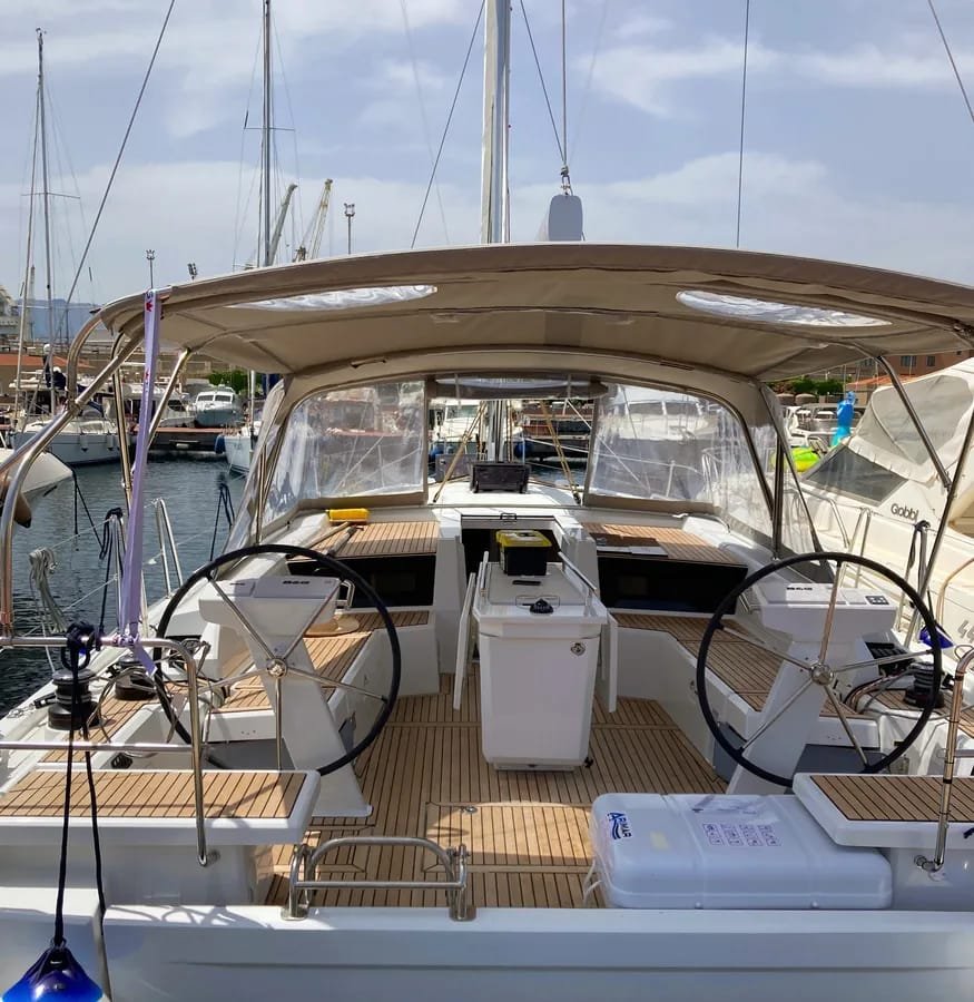 Navega por el Mediterráneo en un lujoso crucero en barco