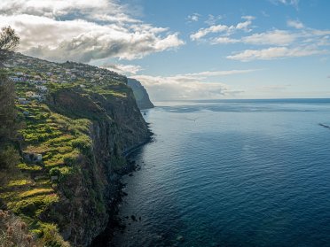 Travesía de altura de Canarias a Madeira y navegación costera.