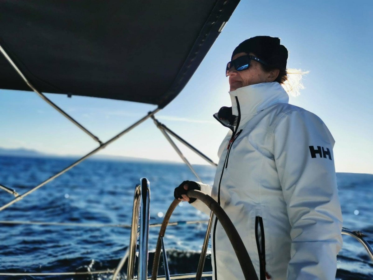 El sol se pone en el mar