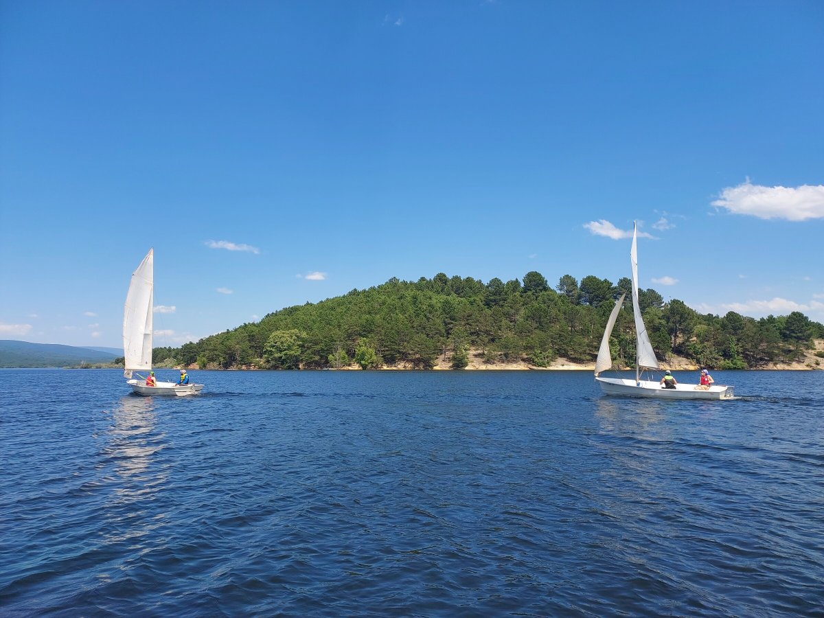 Learn sailing in nature - Embalse Cuerda del Pozo (Soria)