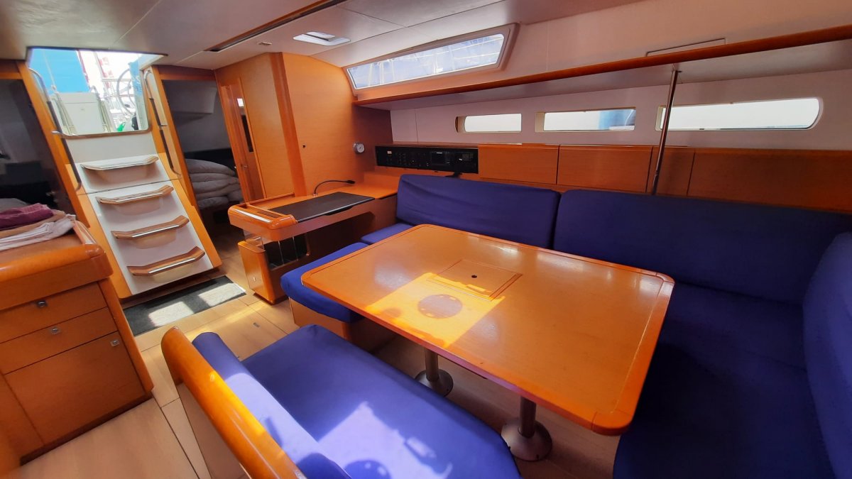 Velero - Jeanneau - 5 cabinas