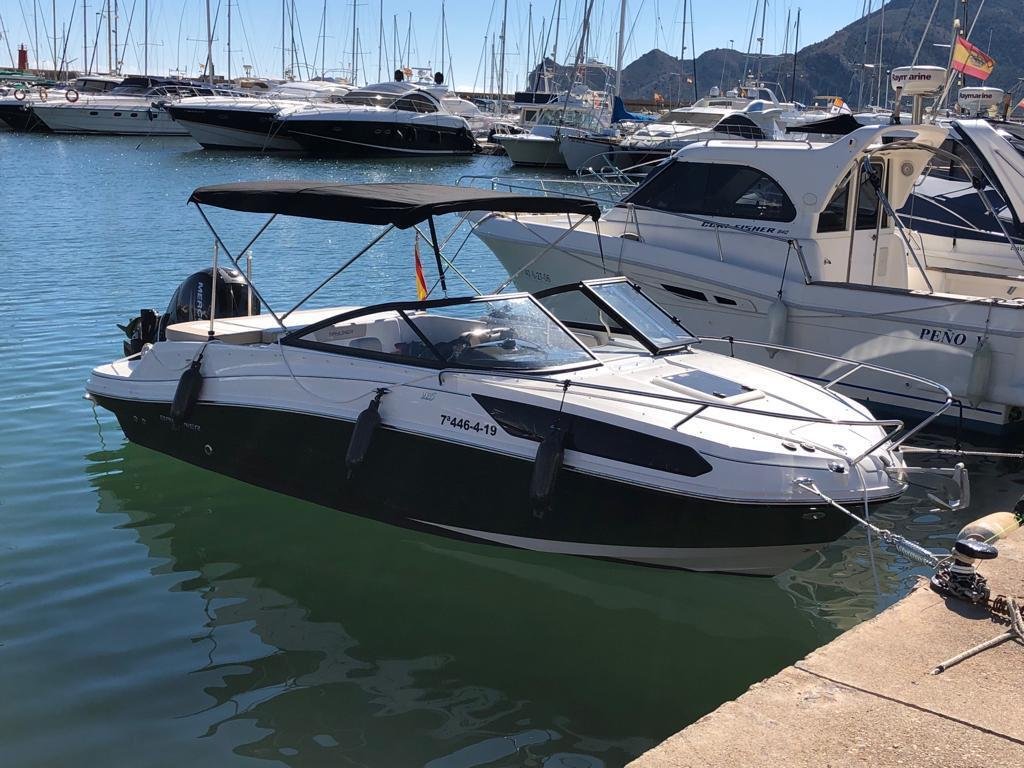 Godere della bellezza di Formentera su una barca privata