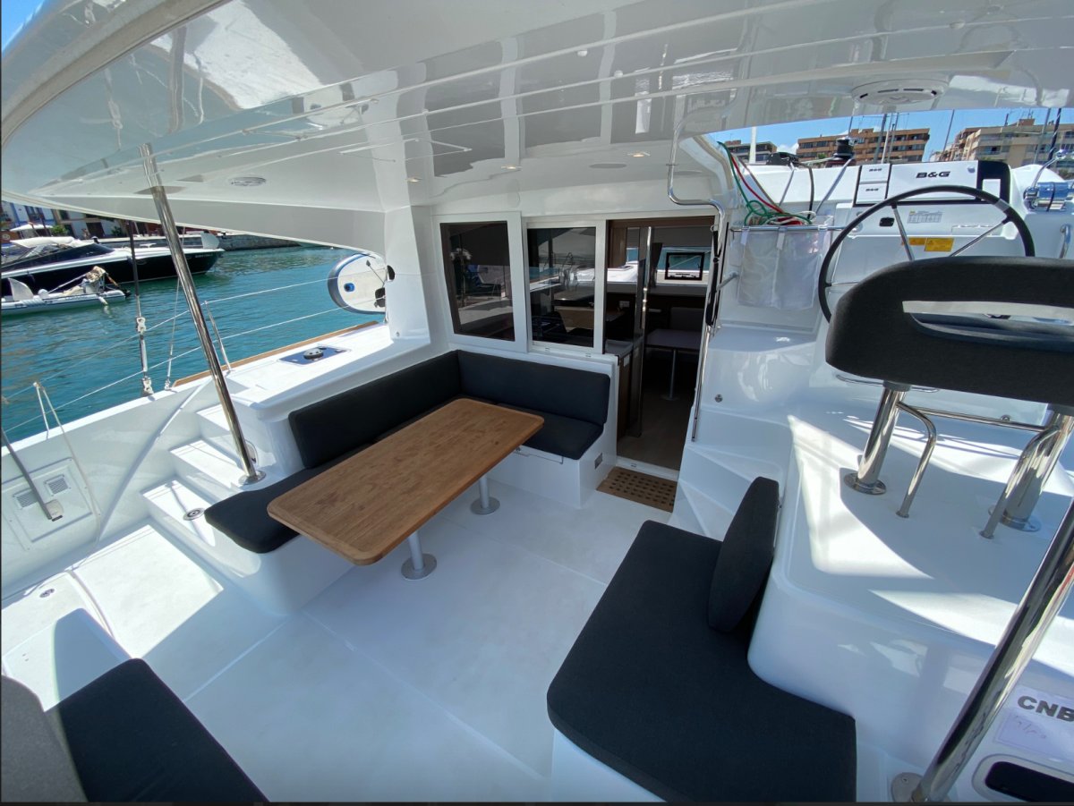 Lagoon - 12.19 metros