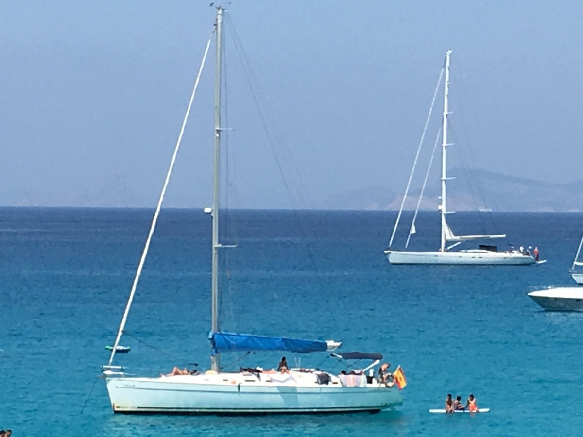 Vela en Denia-Ibiza: Prácticas de Vela y ampliación PER en travesía de 48 horas.