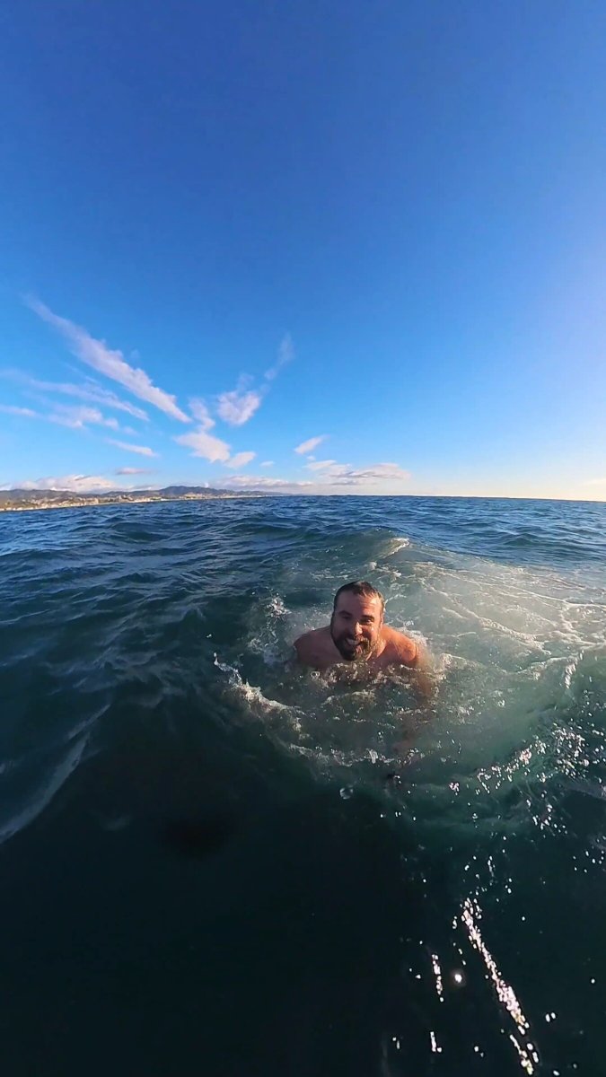Baño en el mar desde Badalona con emocionante salida en barco.