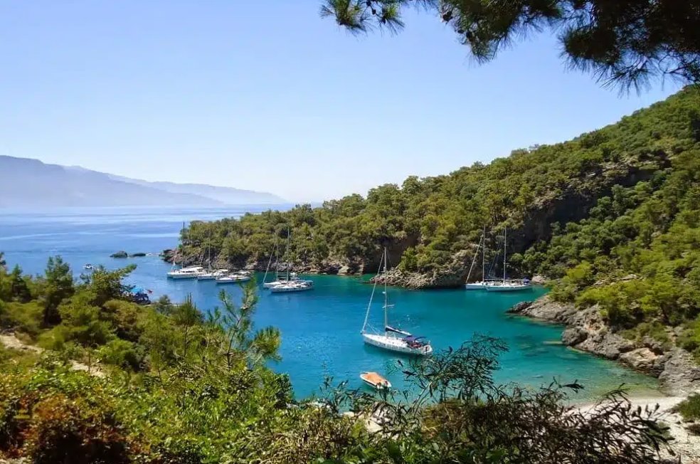 Entdecke Dalmatiens Schönheit vom Meer aus: Bootstour