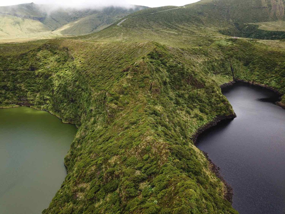 flores-island-azores-things-to-do-lagoa-negra-comprida