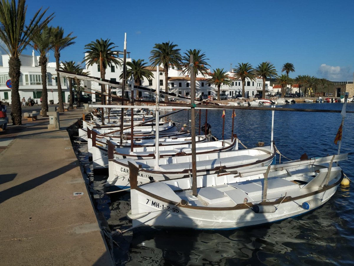 Viaje en barco y retiro de yoga a Menorca