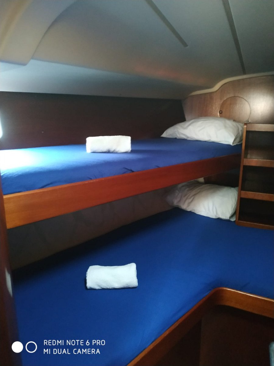 Sailboat - Bénéteau - 14 meters