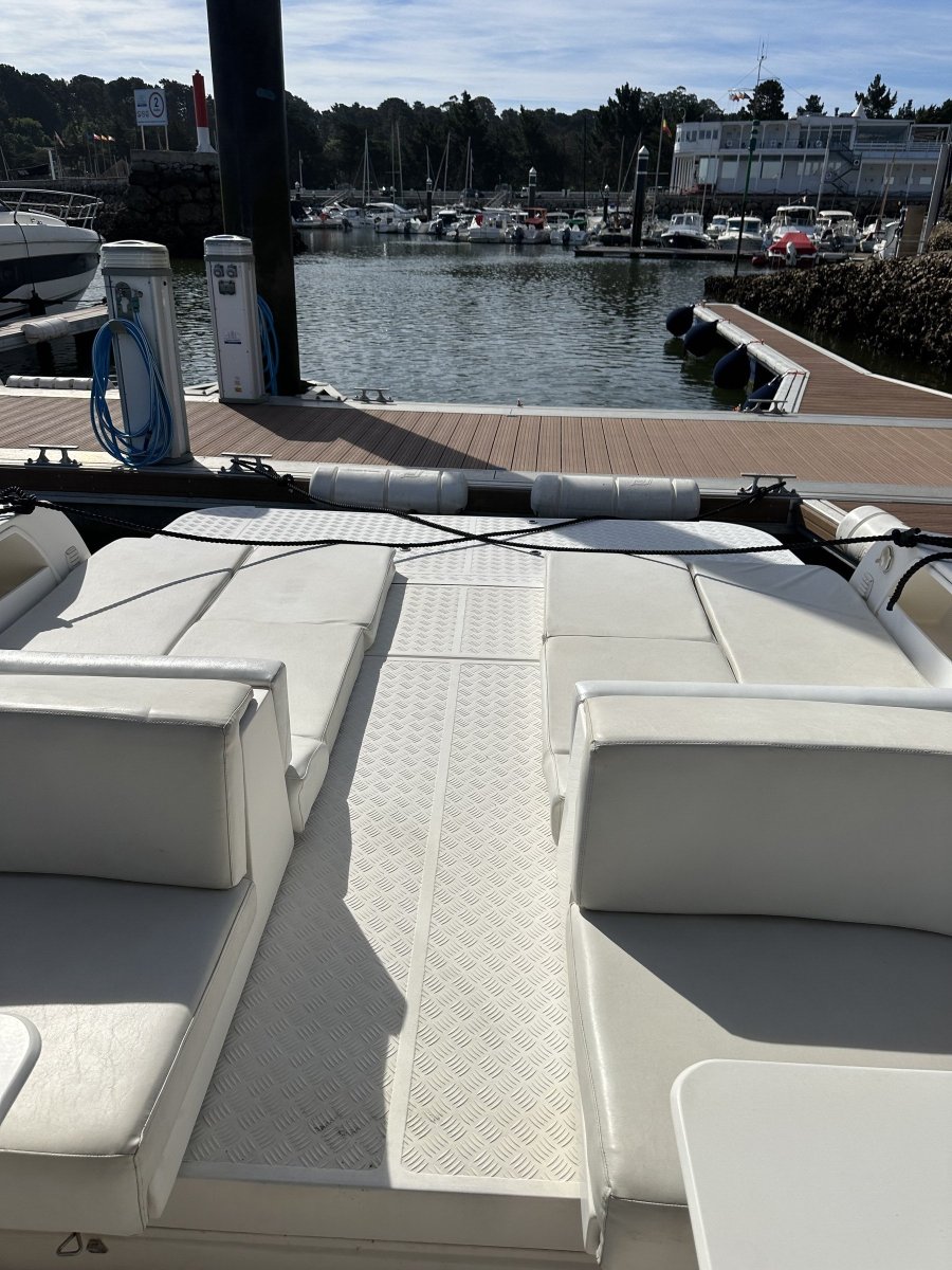 Motorboot - Quer - Cudy 32