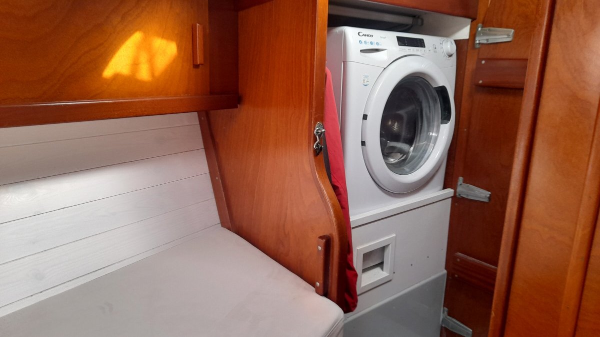 Velero - Amel - Sharki