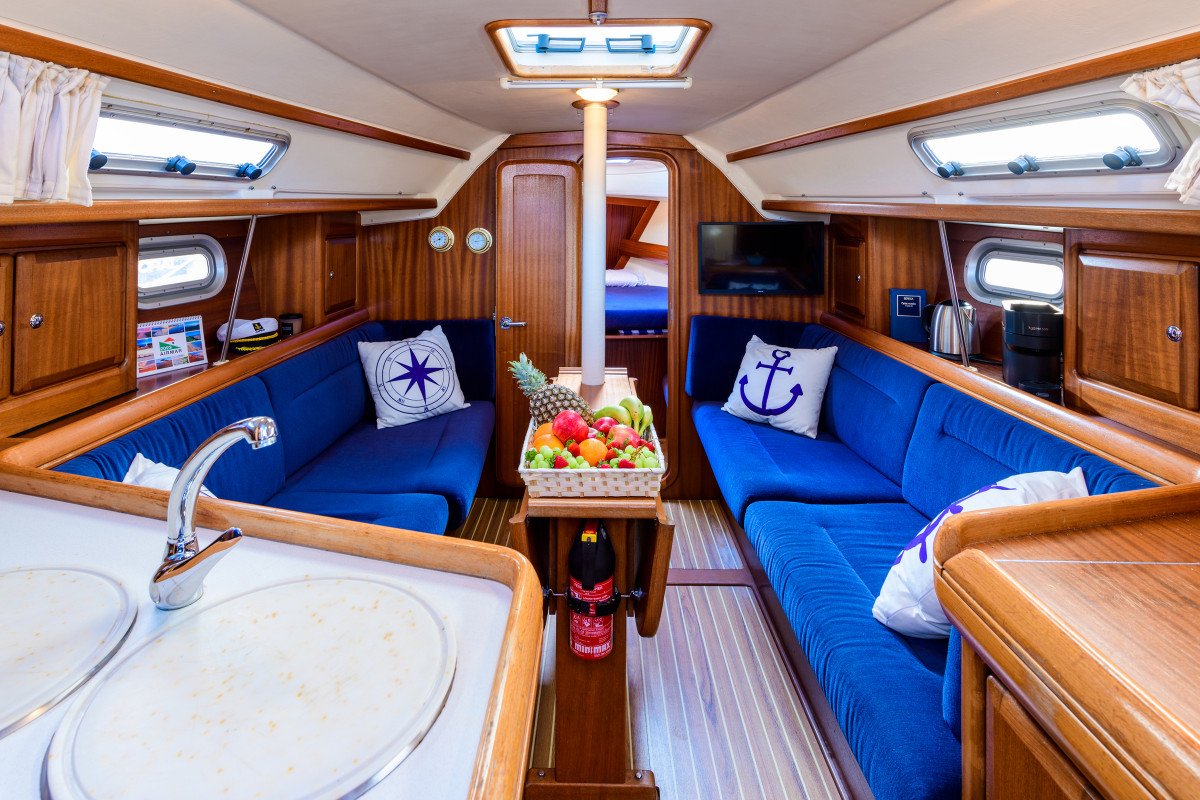 Bavaria Yachts - 2 cabinas