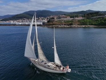 Ocean School/Crossing/Mile Building: barca a vela di 70 piedi dalla Galizia alla Bretagna