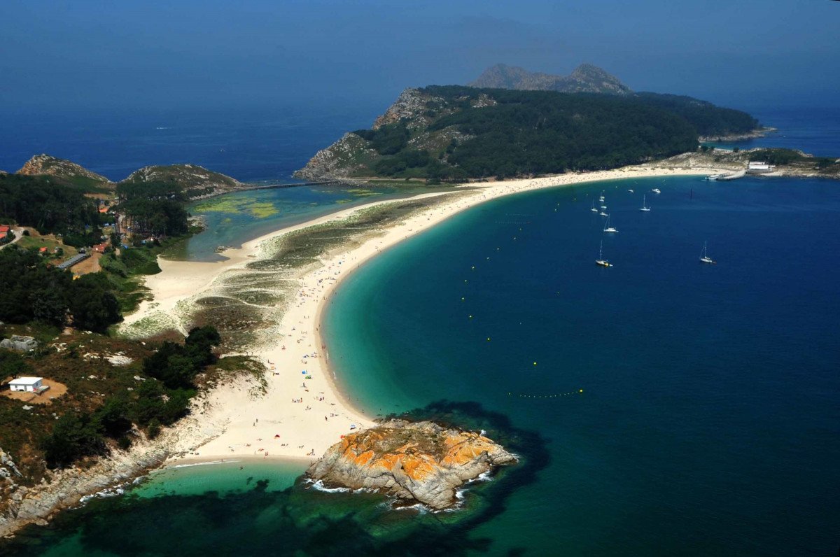 Curso intensivo para patrones en catamarán por Rías Baixas desde Baiona