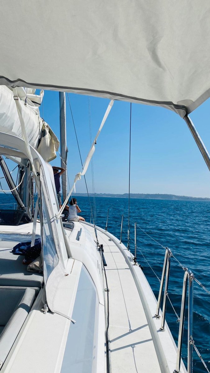 Segelboot-Navigation in Getxo