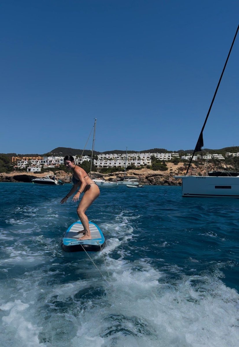 Barca a vela nel Mar Mediterraneo