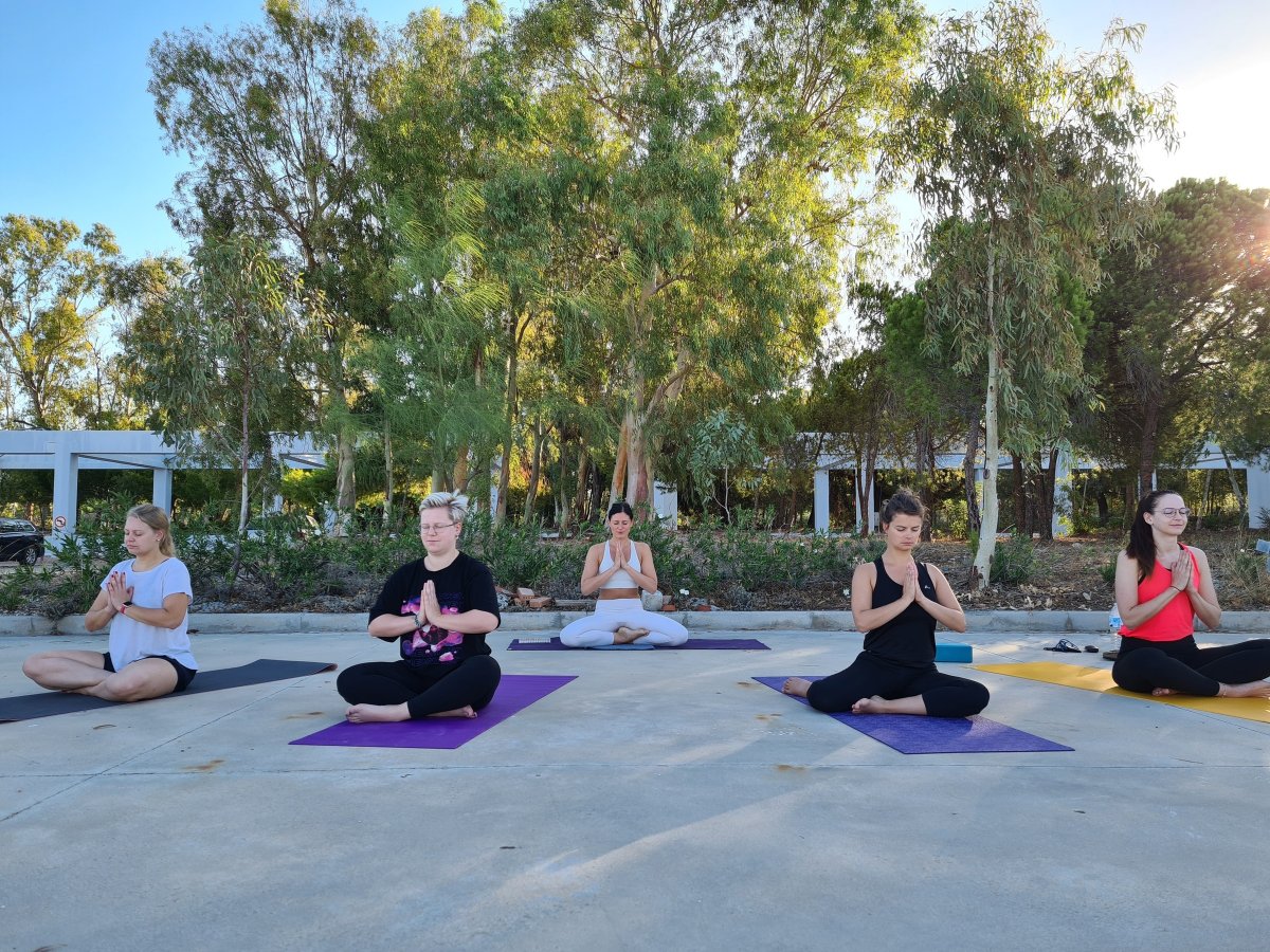 Segeln und Yoga auf einer Luxusreise ab Athen, Griechenland