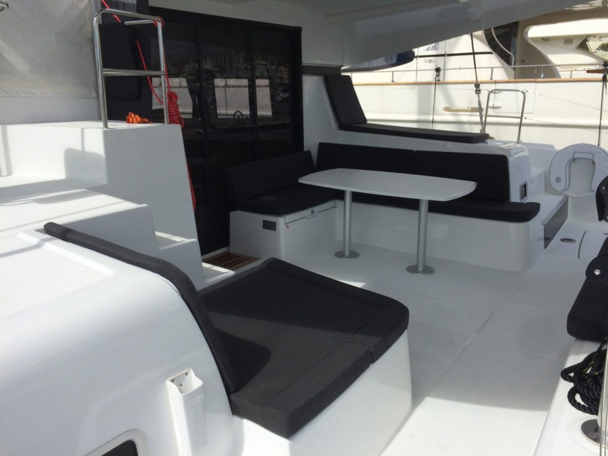 Catamaran - Lagoon - 4 cabins