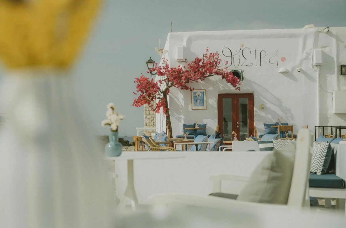 Erkunden Sie die Inseln der Kykladen an Bord eines Bootes