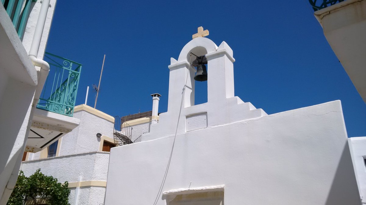 Central Cyclades Flotilla Cruise with 2 Catamarans