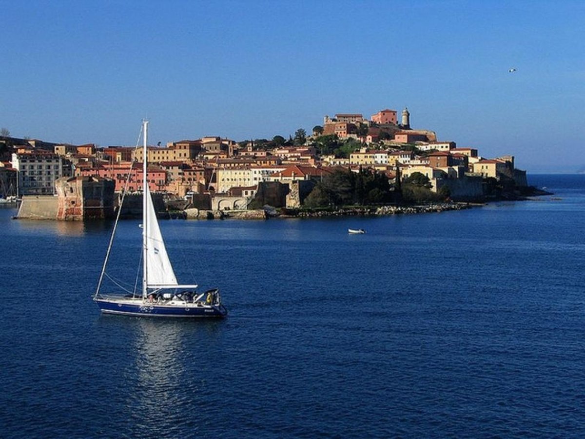 Sailboat navigation course