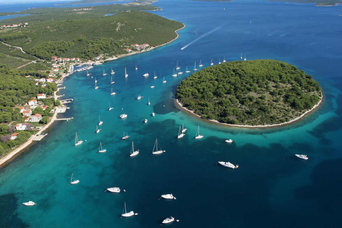 Navega por Croacia en estilo desde Kornati