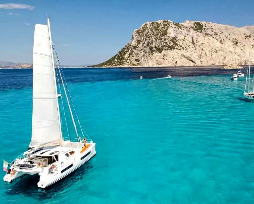 Catana - 6 {{i18n.capacity}}