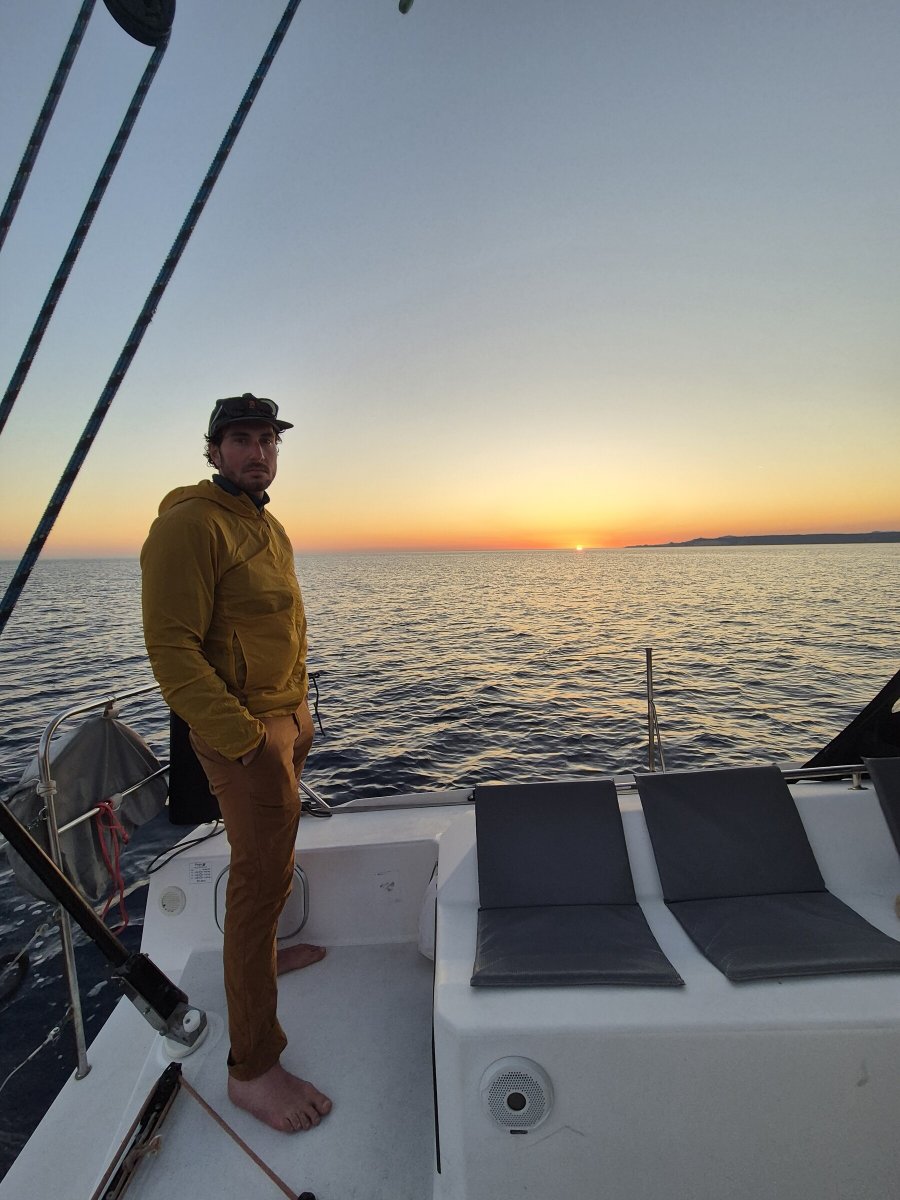 Gain basic sailing skills