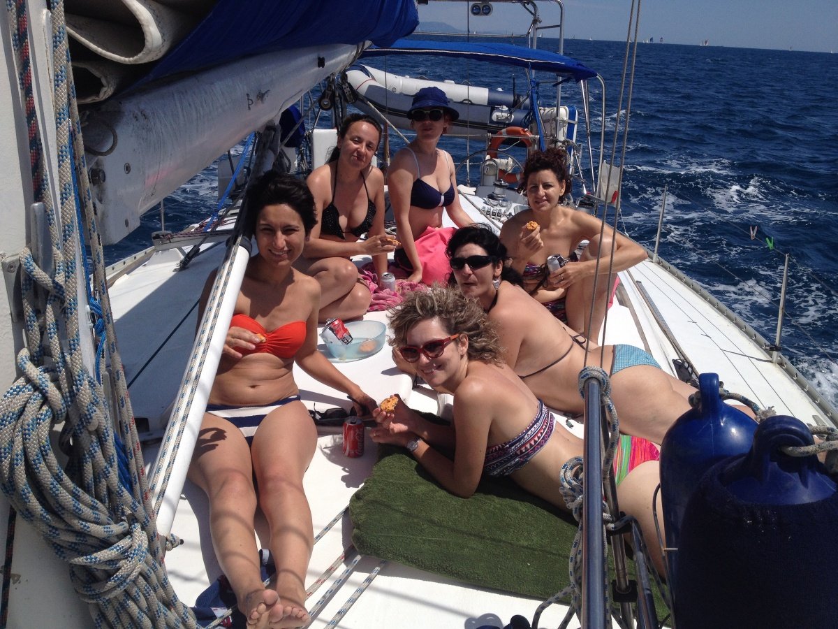 Vom Meer aus sehen Sie die weißen Strände von Ibiza und Formentera