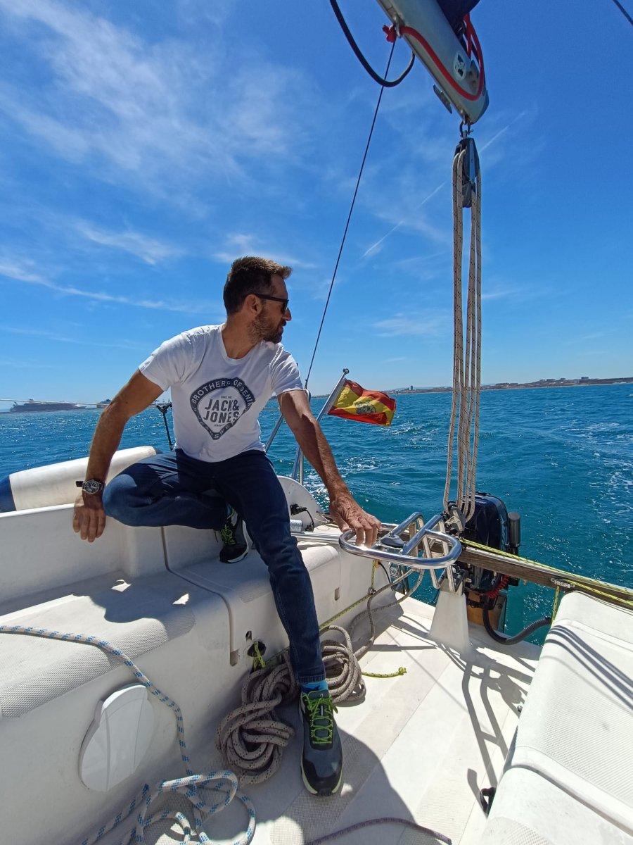 Family sailing course in Valencia