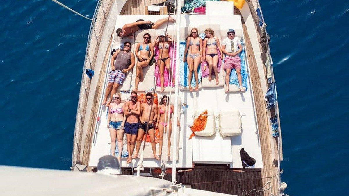 Mykonos Party & Relaxation Yacht Cabin Charter