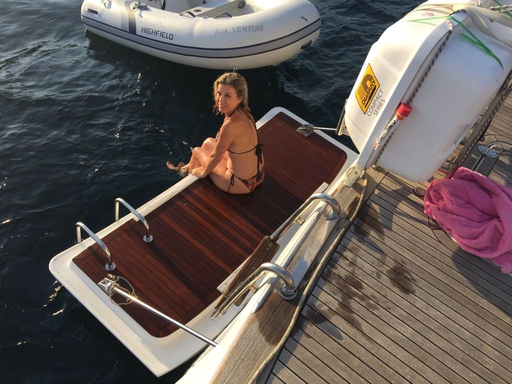 Goditi le viste spettacolari della costa di Menorca.