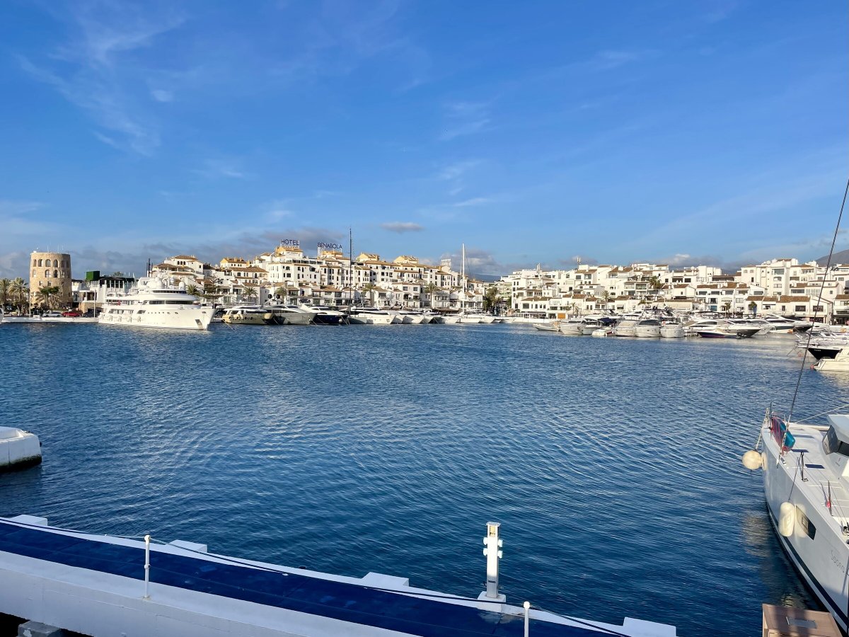 Segeln Sie durch die Straße von Gibraltar auf einem Segelboot