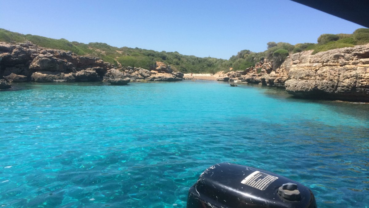 Admire Mallorca's stunning bays from the sea