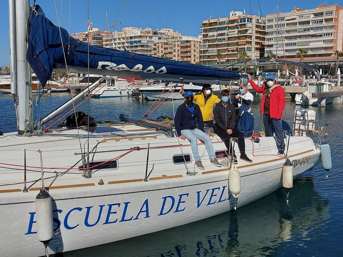 Curso de navegación y prácticas en Santa Pola