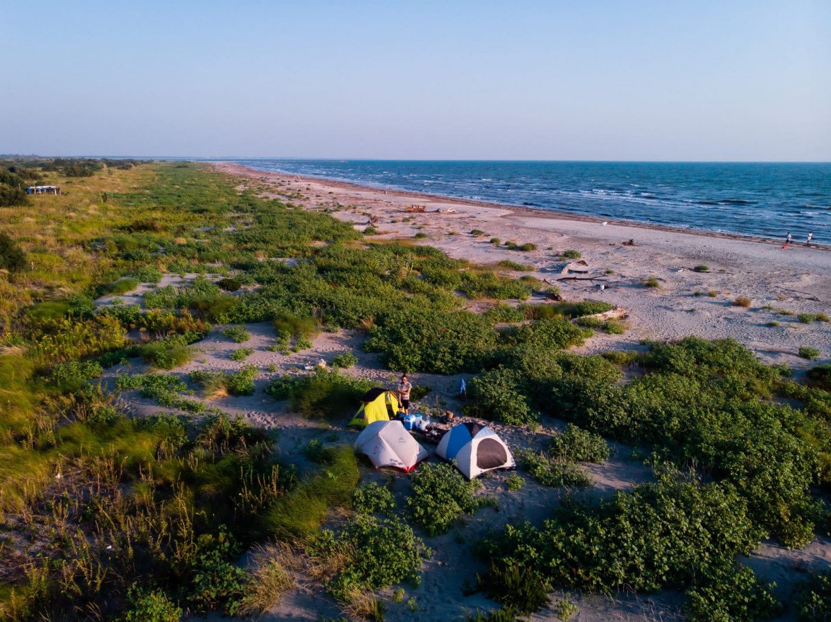 Esplora le baie e le calette nascoste della Sardegna in barca.