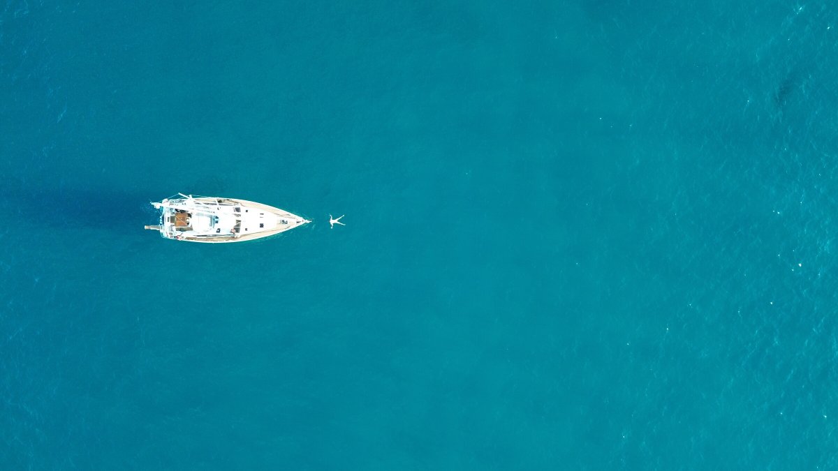 Segeln von den Azoren zu den schönen Küsten von Madeira
