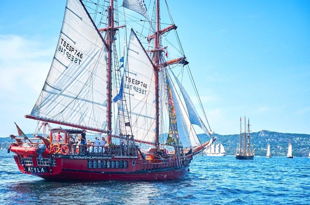 The+ship+in+a+tallships+parade+-+Atyla+ship+Foundation