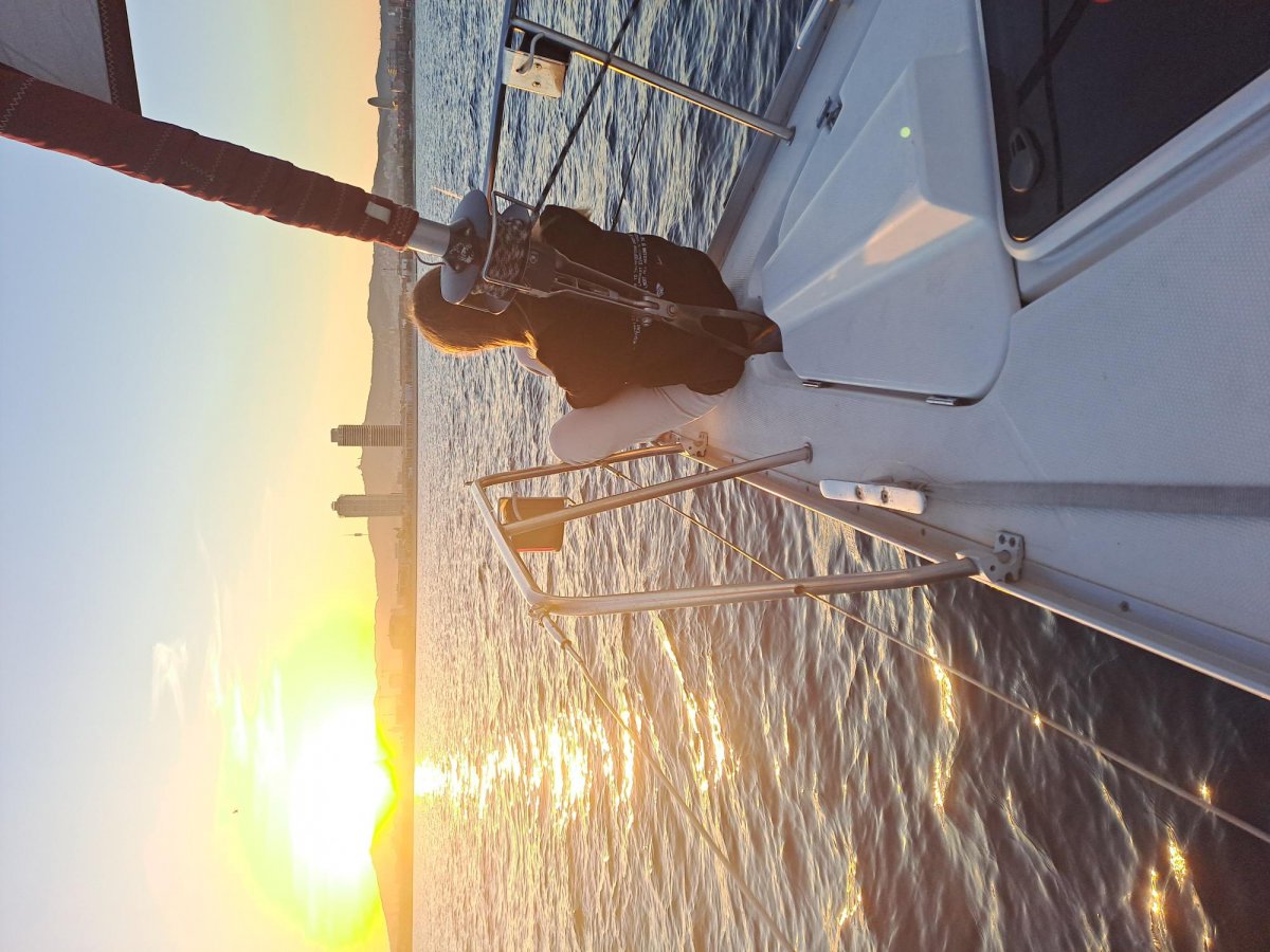 Spüren Sie die Aufregung des Segelns in Barcelona