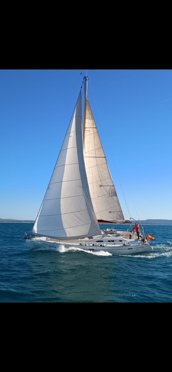 Barco de navegación en el Guadiana desde Cádiz