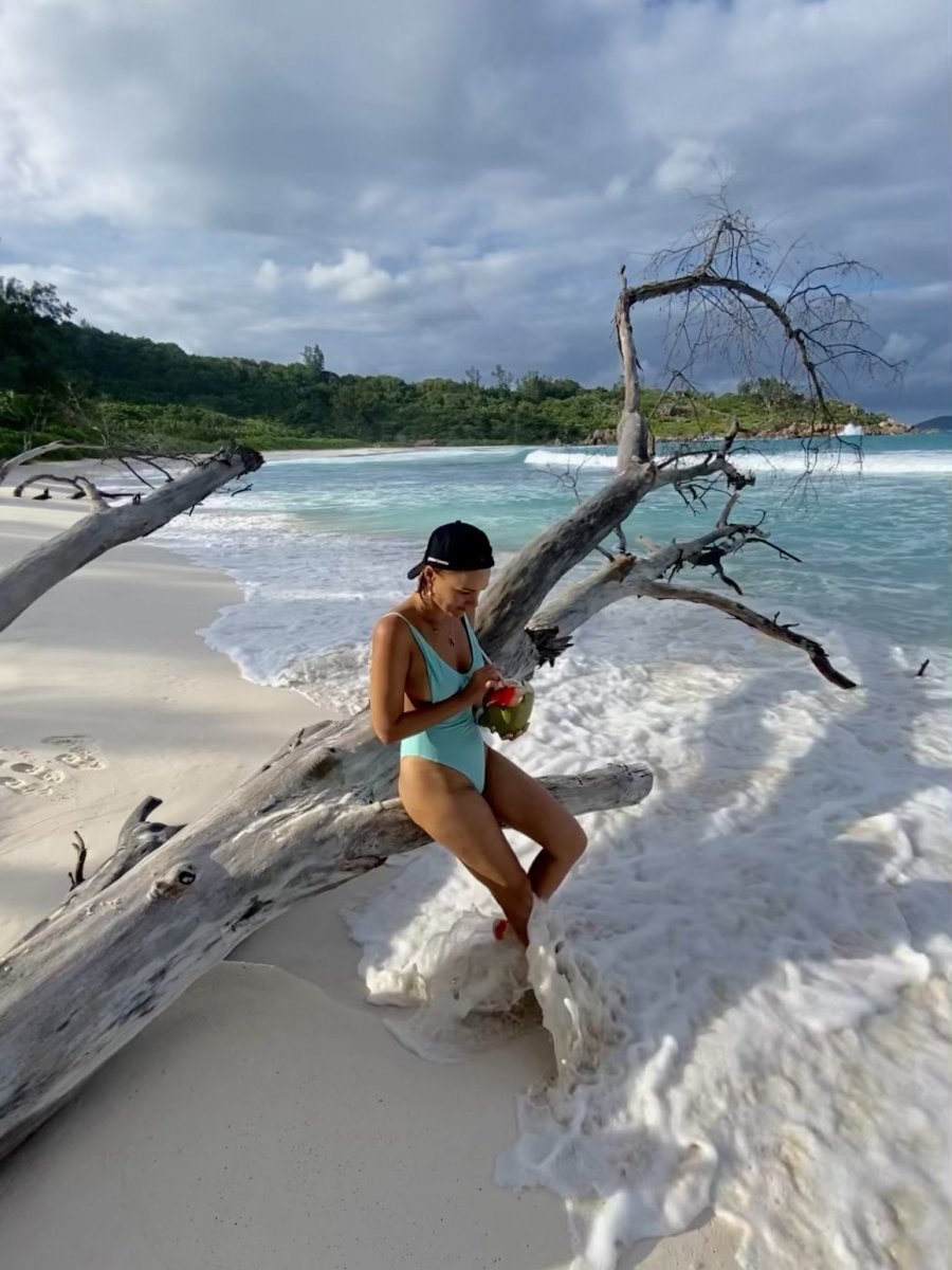 Seychelles catamaran trip views - Lost in paradise